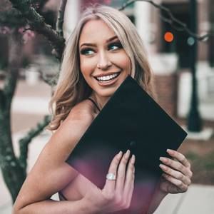 Meet your Posher, Stephanie